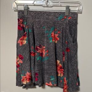 SO Perfectly Soft Perfectly You Floral Gray Skirt Size S